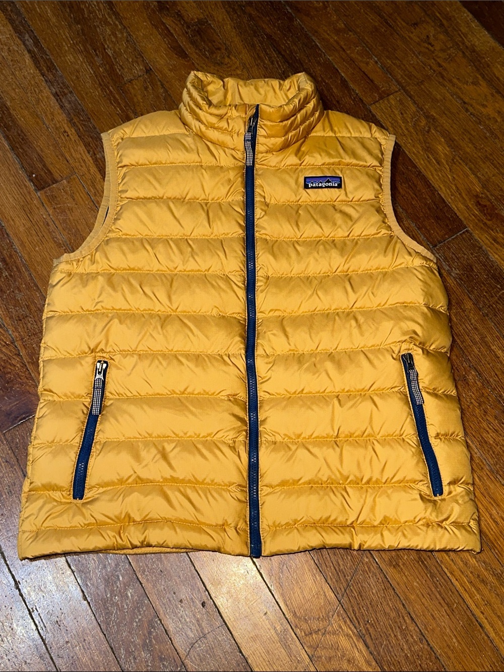 Patagonia Youth Mustard Yellow Puffer Style Down Vest, Large (12)